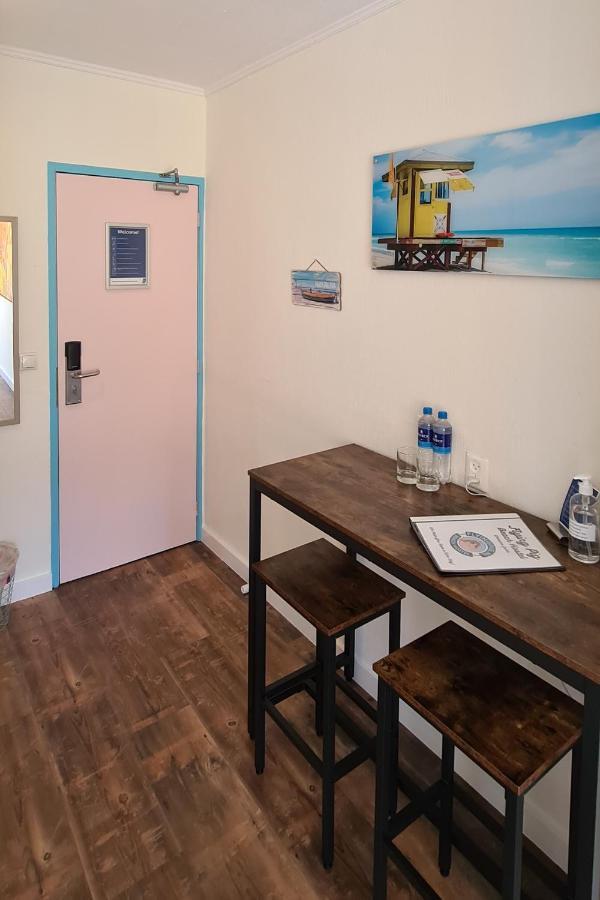 The Flying Pig Beach Hostel Noordwijk Kültér fotó