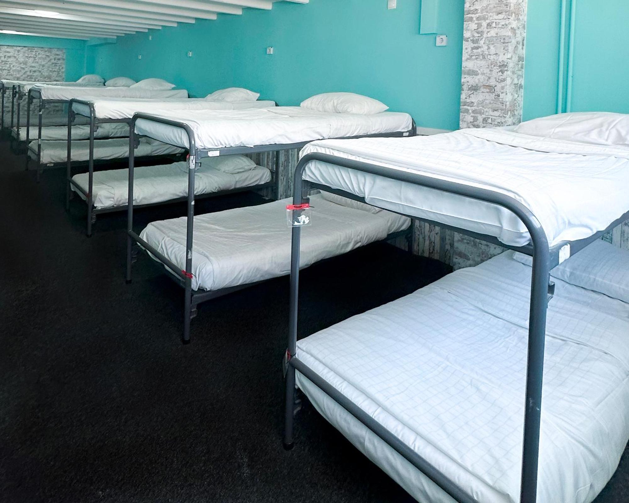 The Flying Pig Beach Hostel Noordwijk Kültér fotó