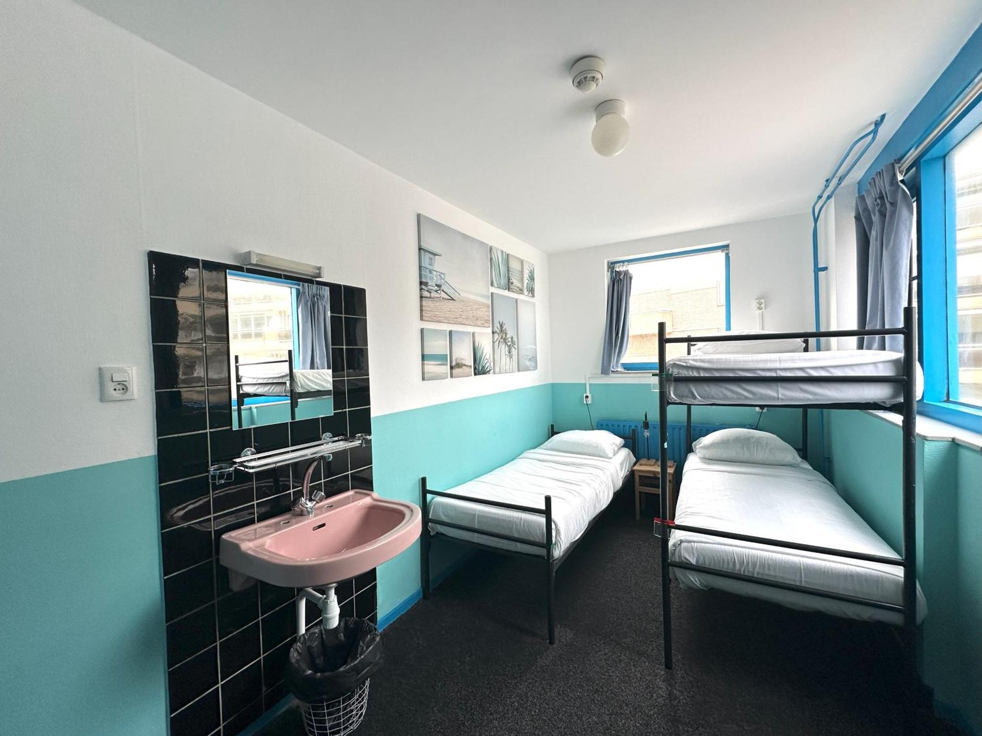 The Flying Pig Beach Hostel Noordwijk Kültér fotó
