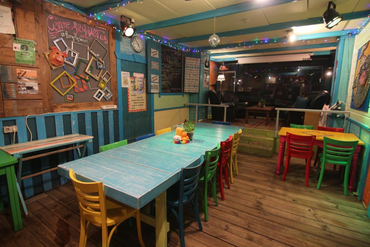 The Flying Pig Beach Hostel Noordwijk Kültér fotó